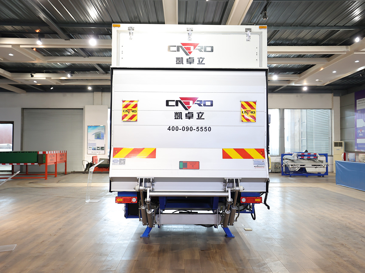 Top 5 Benefits of Using A Cantilever Tail Lift for Your Truck