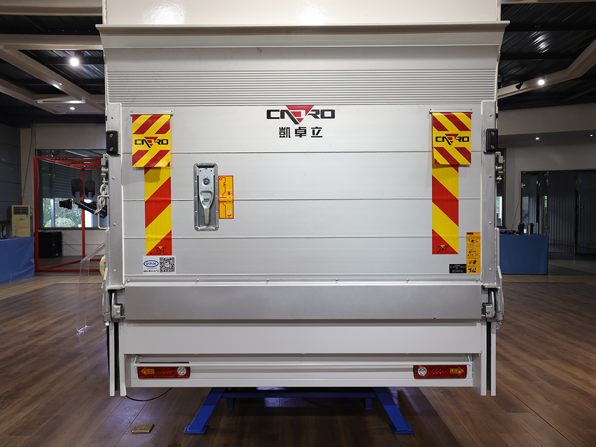 How To Integrate Tail Lifts with Fleet Management Software